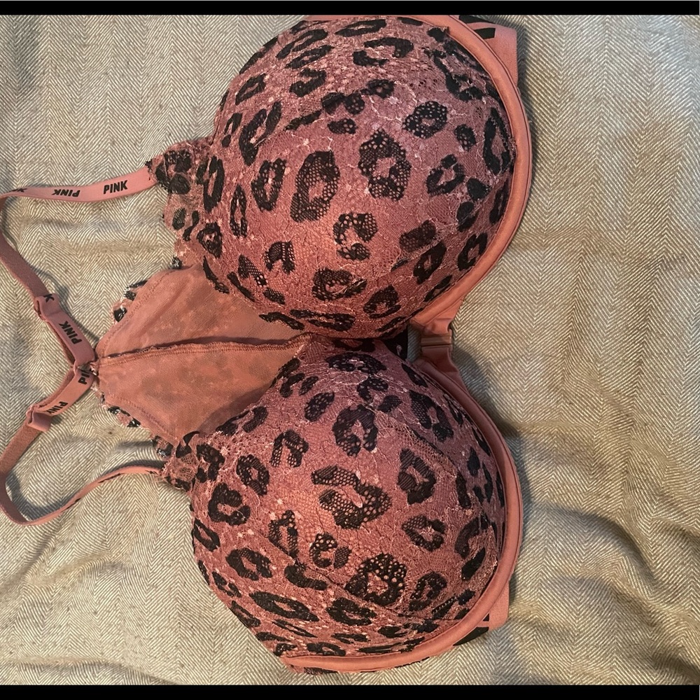 VS PINK front close leopard bra sz 36DDD